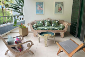 Miri Coconut 1 bdr flat with pool in a calm area near the sea and town